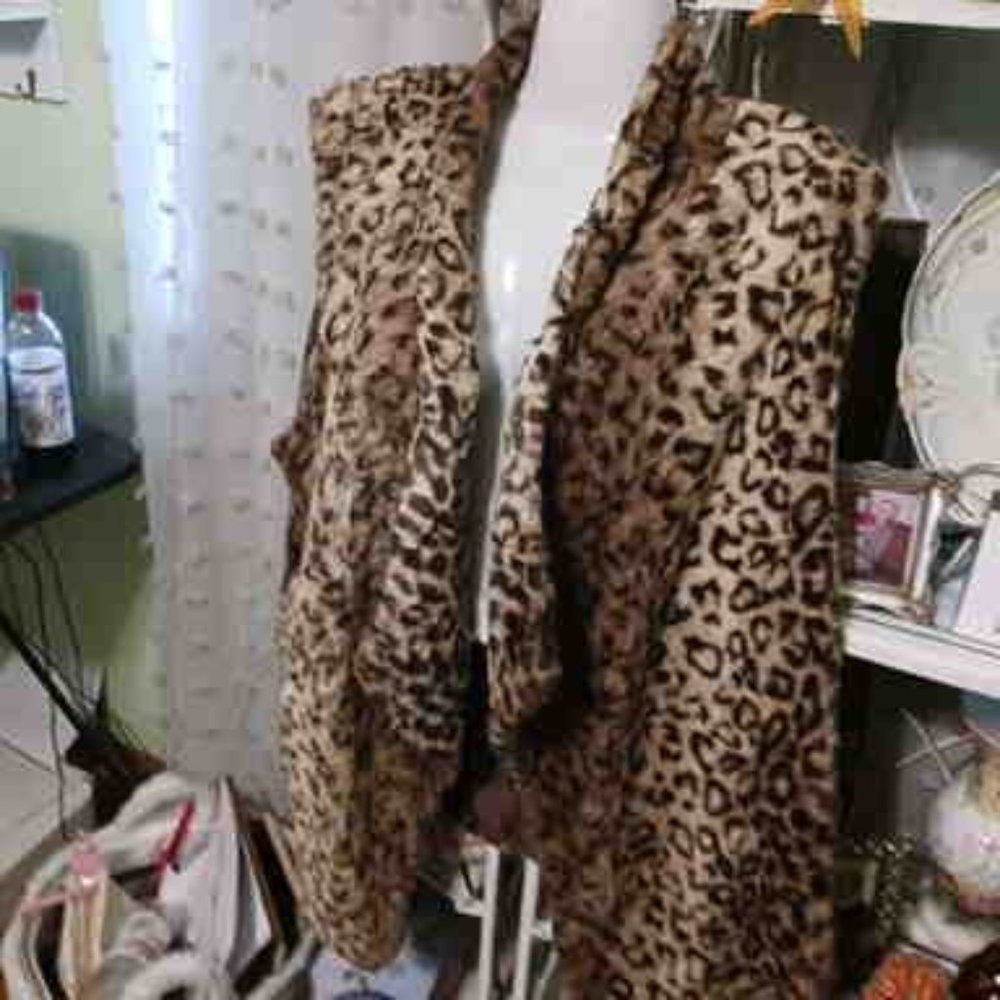 Leopard Print Vest Size XL